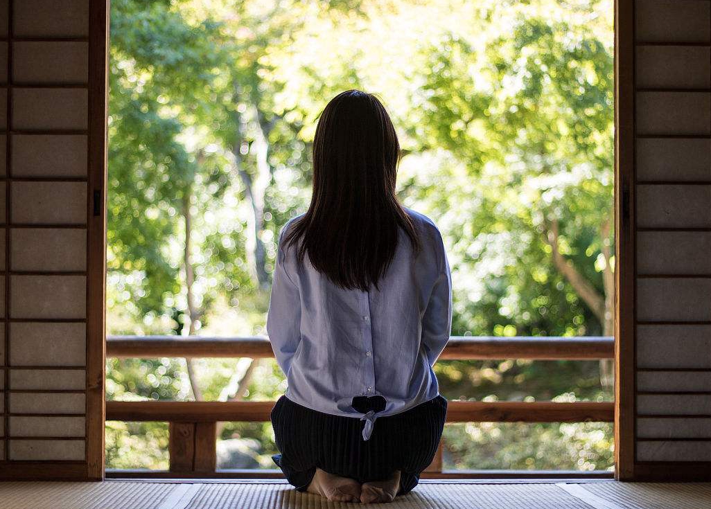 日本女孩都很温柔可爱,为何她们个子不高,腿型也不好看呢?