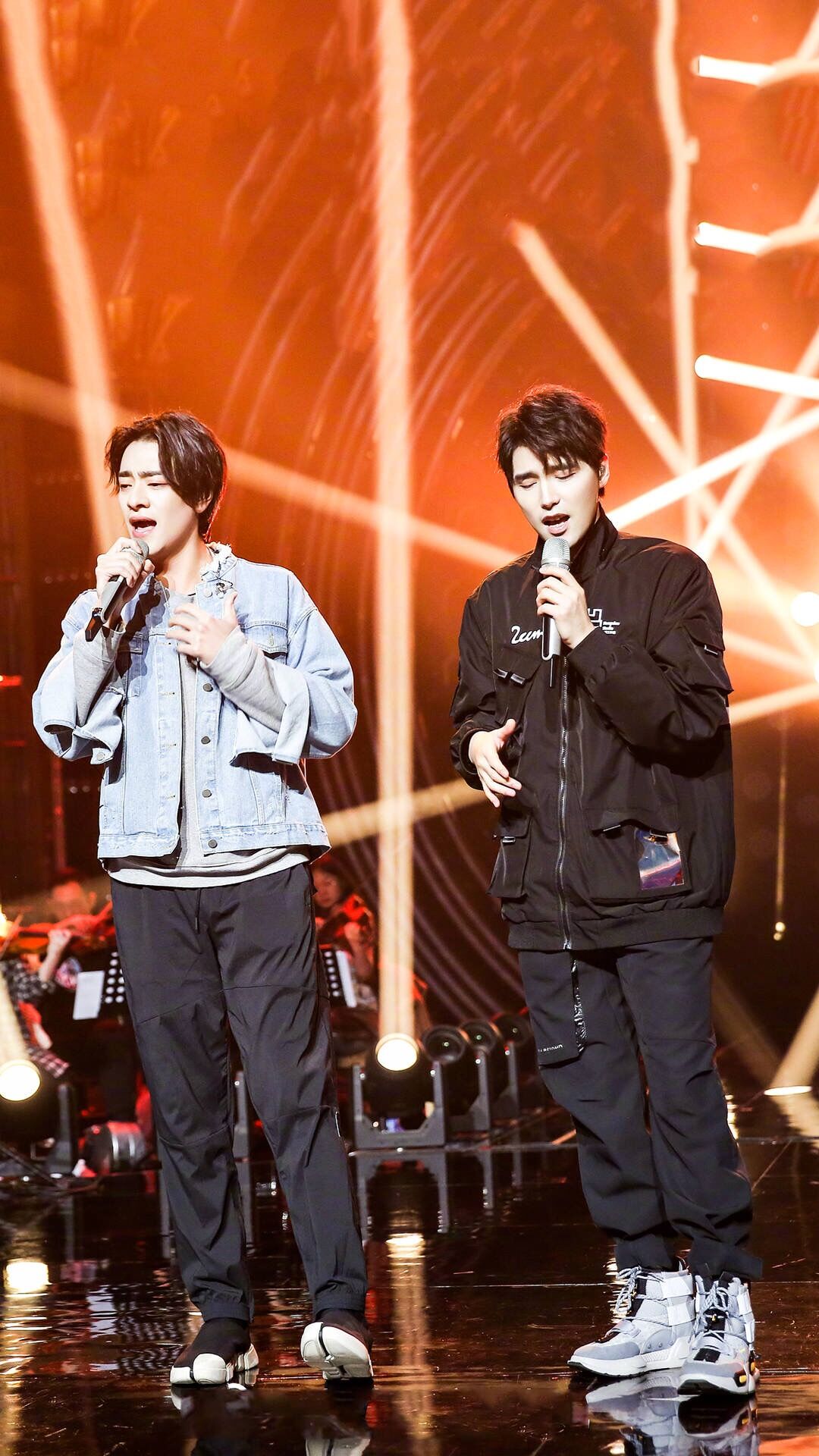 郑云龙和阿云嘎还有肖战和王一博到底是什么感人兄弟情!