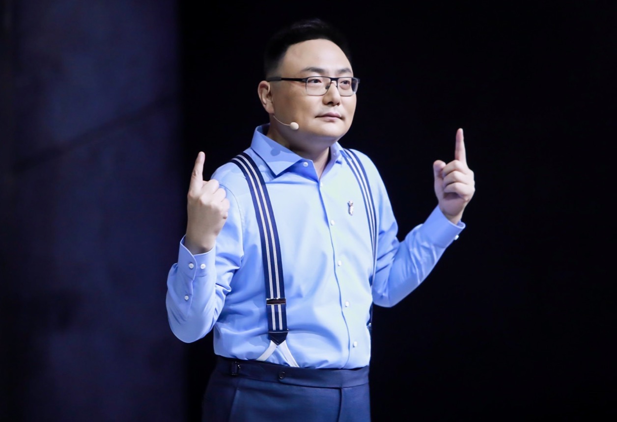 罗振宇卖房创业,引领知识付费潮流,成功后可以买回数百套房子