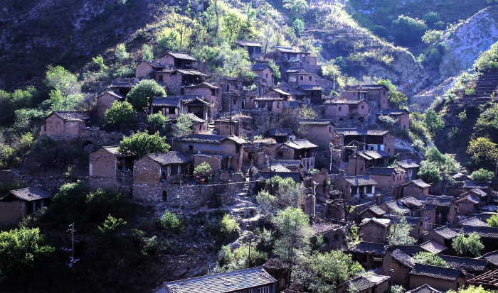 大汖村,图为坐落在太行山麓的山西盂县大汖村建筑群