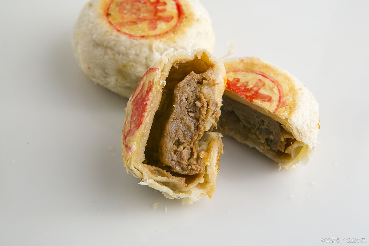 广式月饼与苏式月饼:传统月饼制作中的两大流派