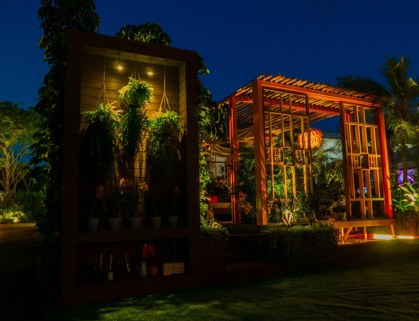 美国庭院夜景图片