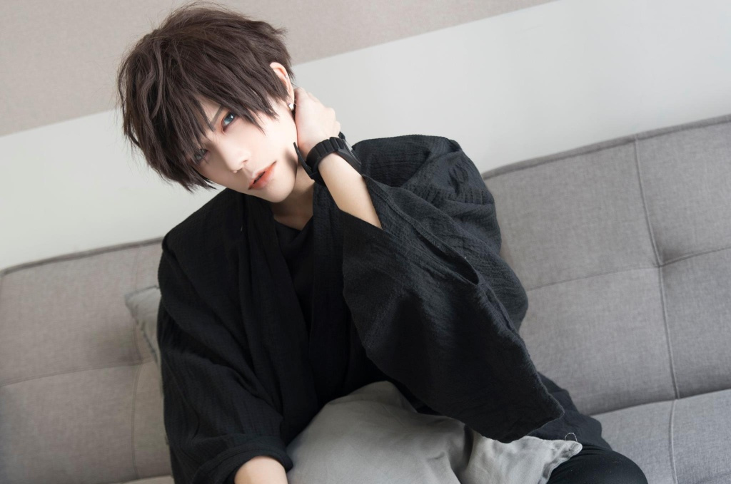 高冷不爱笑的八犬,笑起来却是如此治愈系,网友:是女的也想嫁!