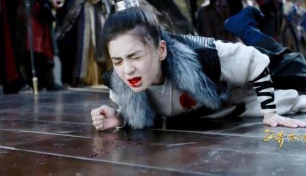 吐血倒地的古装美人,赵丽颖让人心疼,而她太惊艳了!