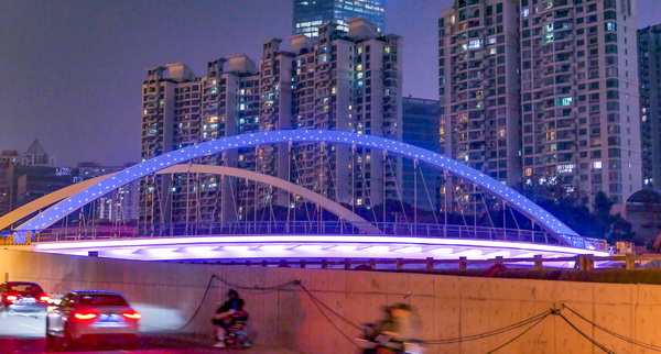 闪闪星光点亮"苏州河之眼"