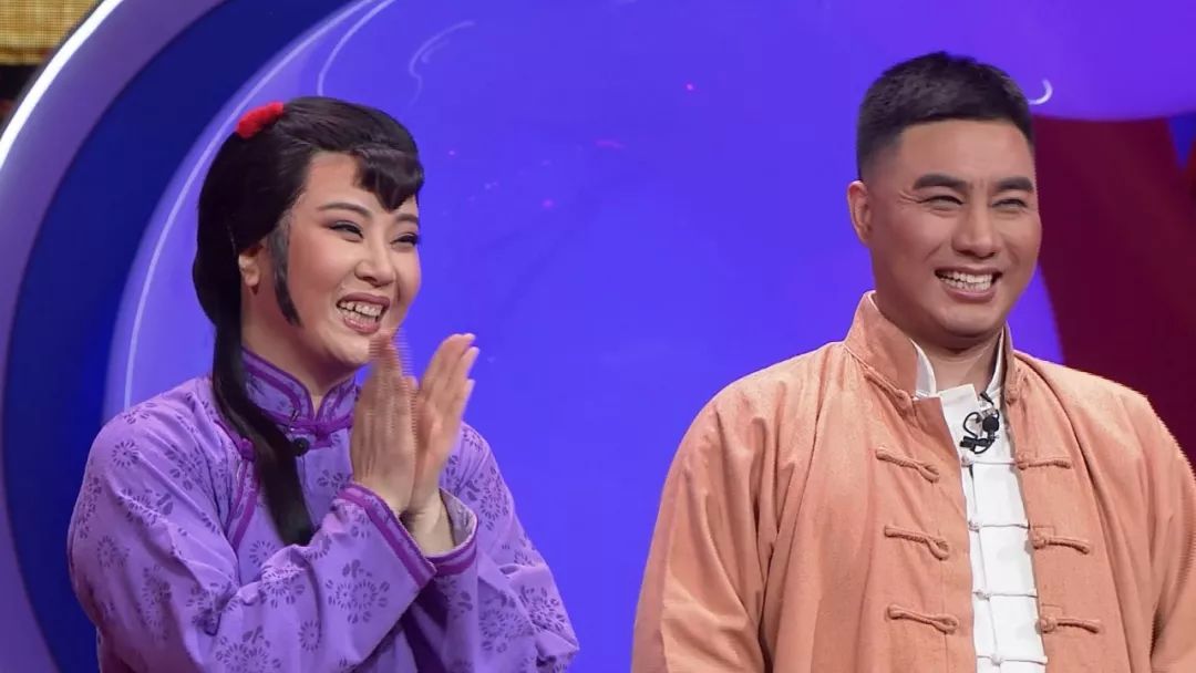 郑岚,于海泉:舞台上的黄金搭档,生活中的恩爱夫妻!