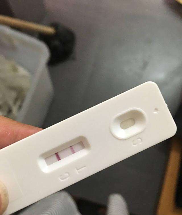 怀孕一个月,为什么"试孕纸"总是一深一浅?听听妇科专家怎么说