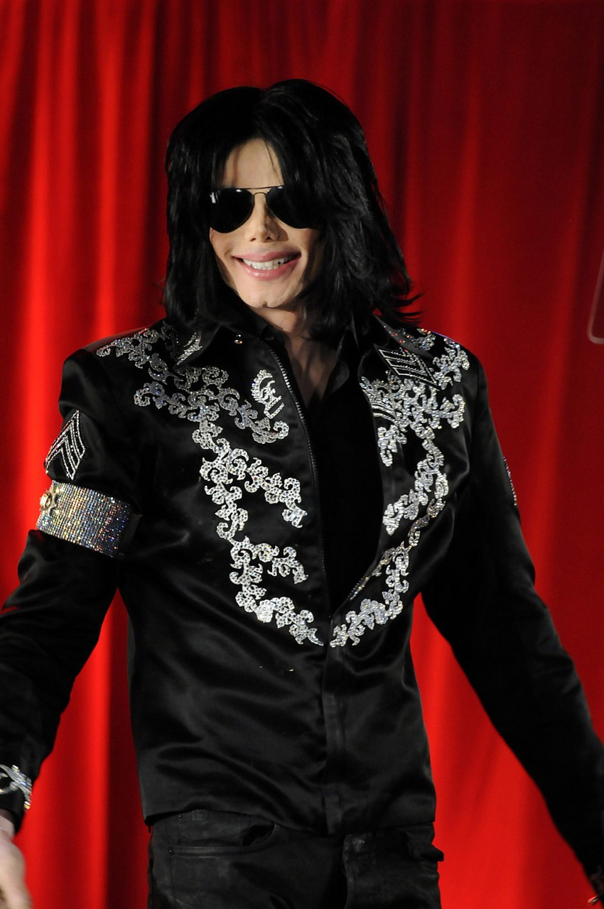 时刻怀念舞王杰克逊,这是他生前精彩照片,你喜欢哪张?评论区告诉我!