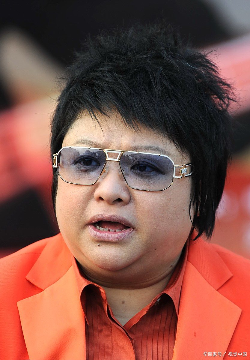 韩红,一位公益事业的倡导者,近日发起了一场规模空前的医疗援助活动