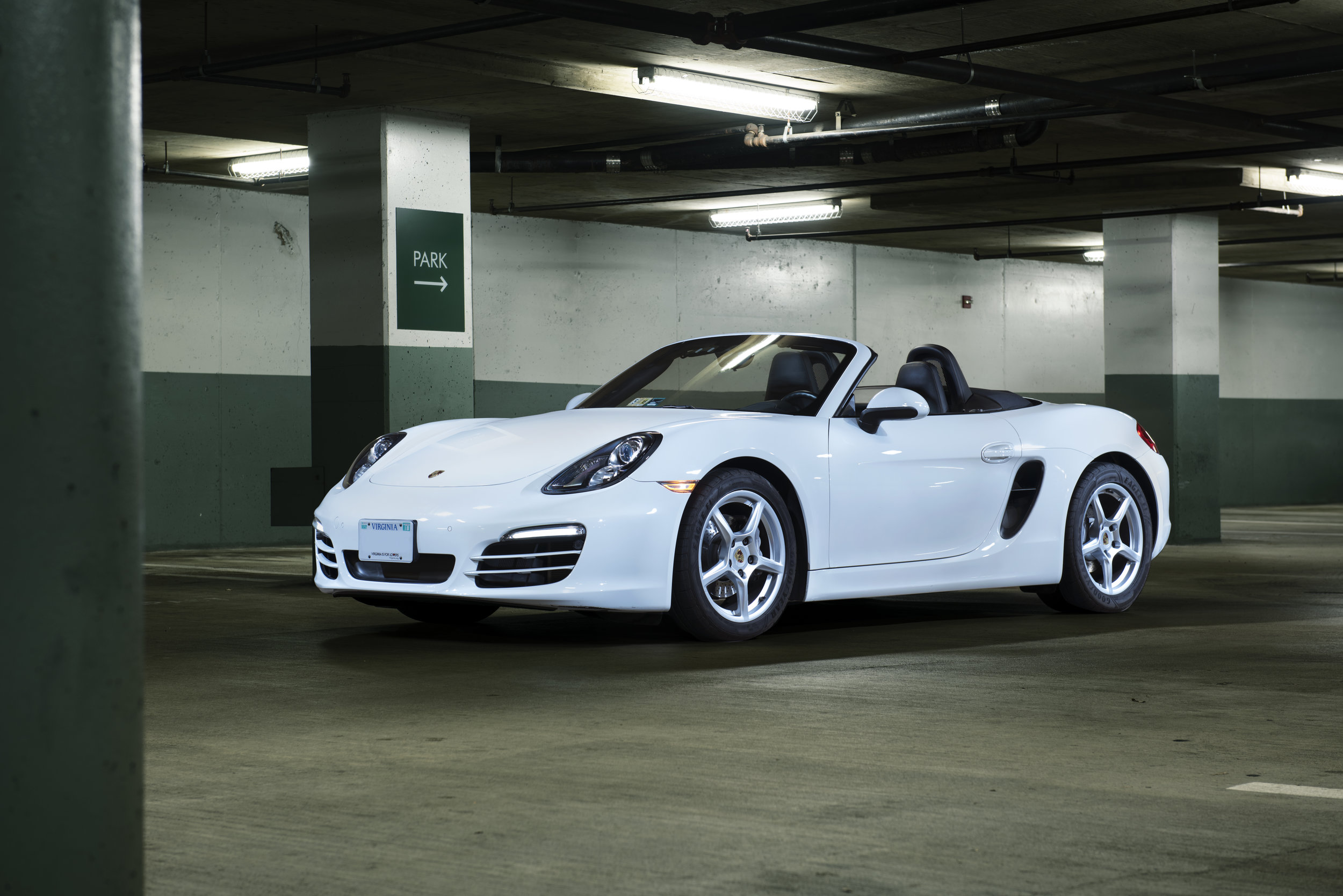 918 spyder动力由一台v8发动机和安装在前后轴上的两