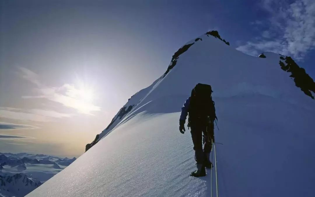 【中国陆军之声·夜读】你总要学会,一个人的孤军奋战