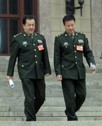 陆军少将,24次上春晚却因1原因被免职,今58岁女儿长相令人意外