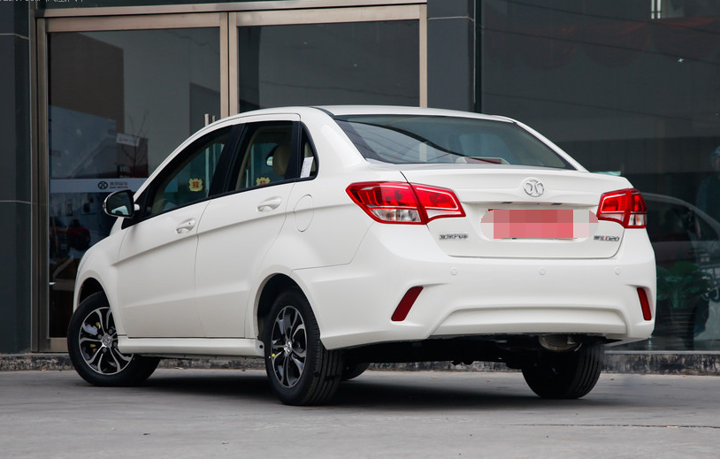 绅宝d20外观低调奢华,独特的审美观,适合年轻人驾驶!