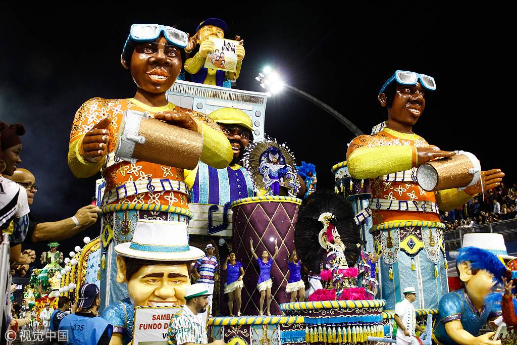 狂欢节重头戏来啦!巴西圣保罗狂欢节桑巴舞校表演热情似火