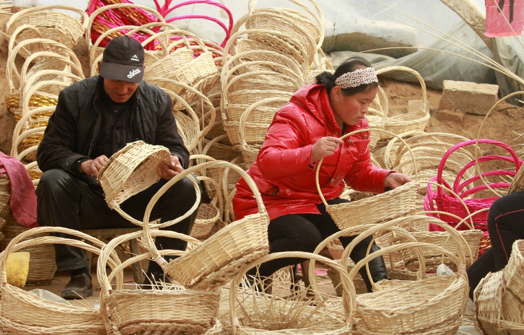 农村最常见的手工编织,现在却成了宝贝,会编第6张图的人很少!