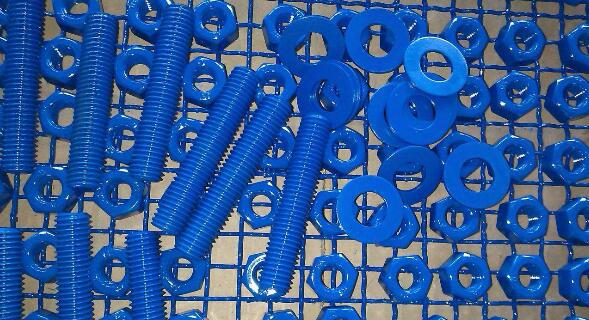 喷过特氟龙涂料的螺栓