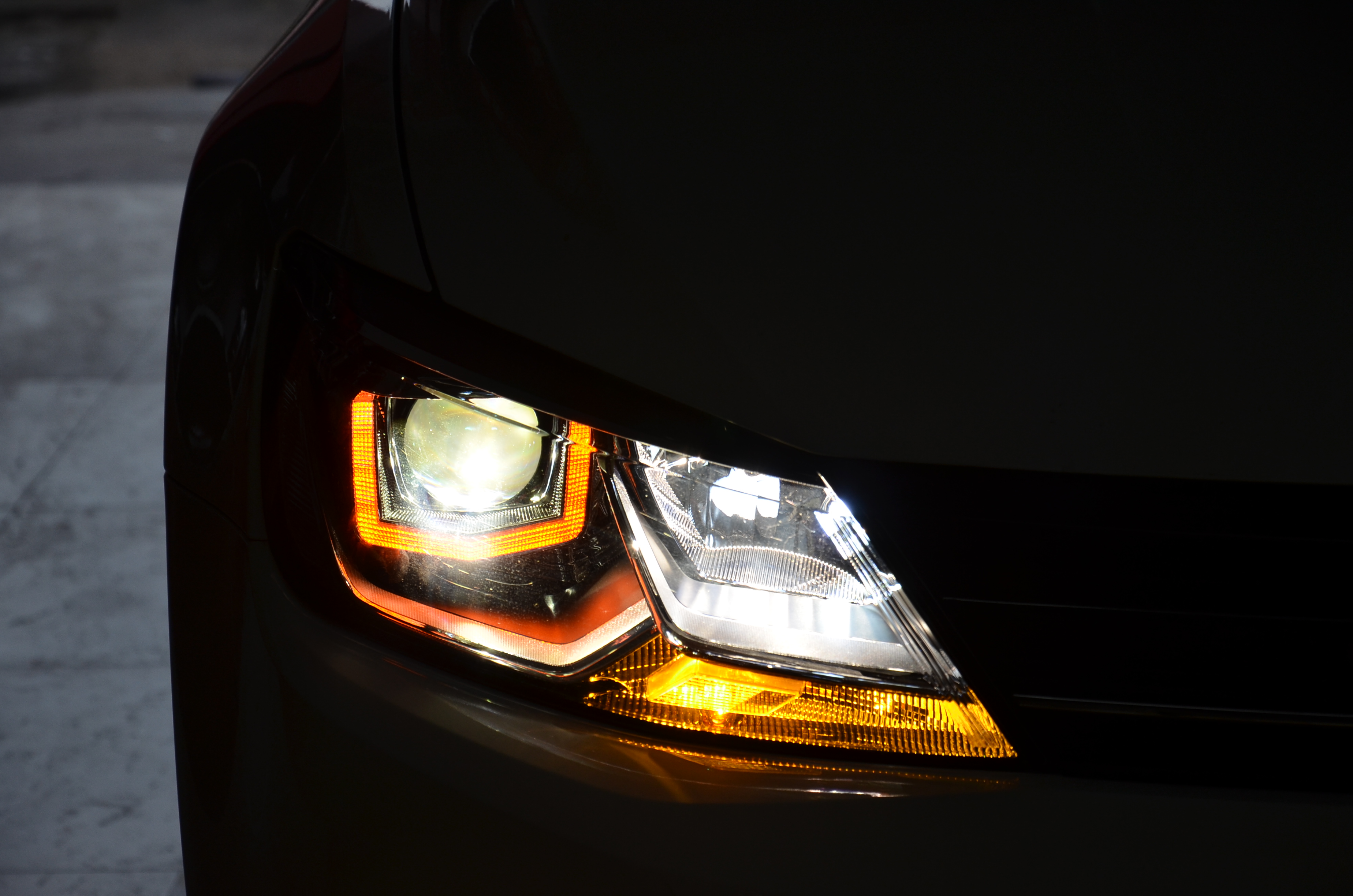 大灯套件带转向灯效果