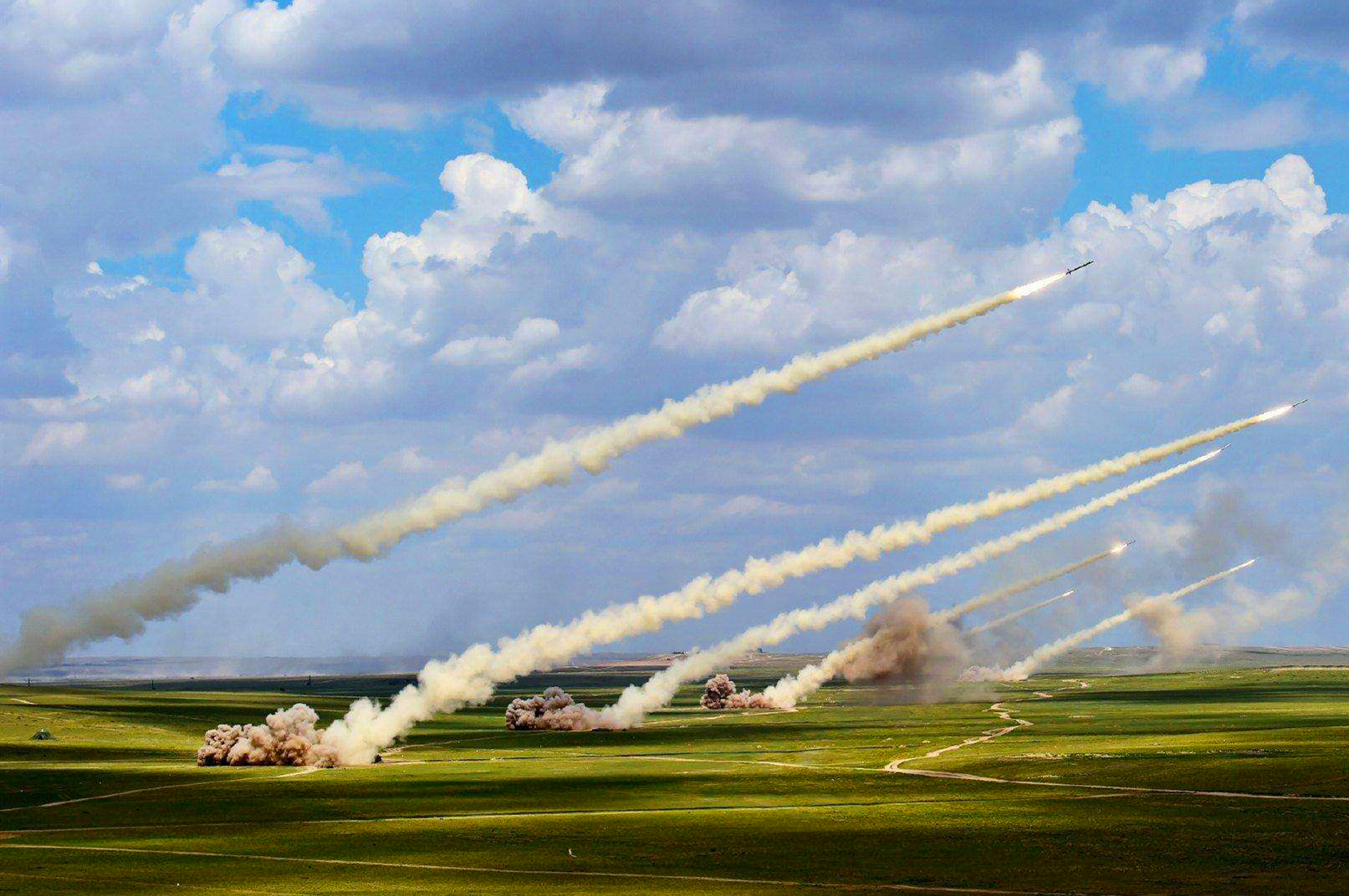 只需几分钟,第一波导弹雨就可到达日本,3万美军一个都跑不掉