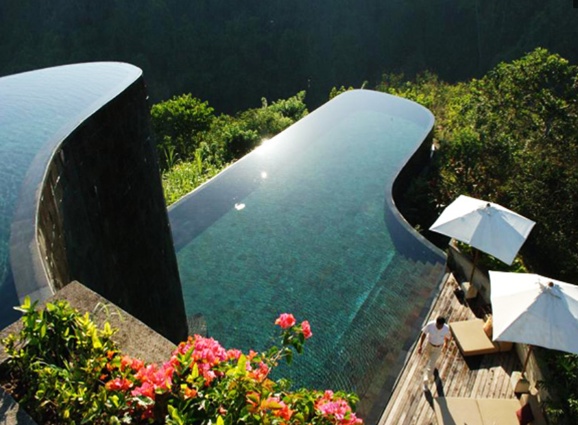 巴厘岛空中花园酒店,有着世界顶级的双层无边框泳池!