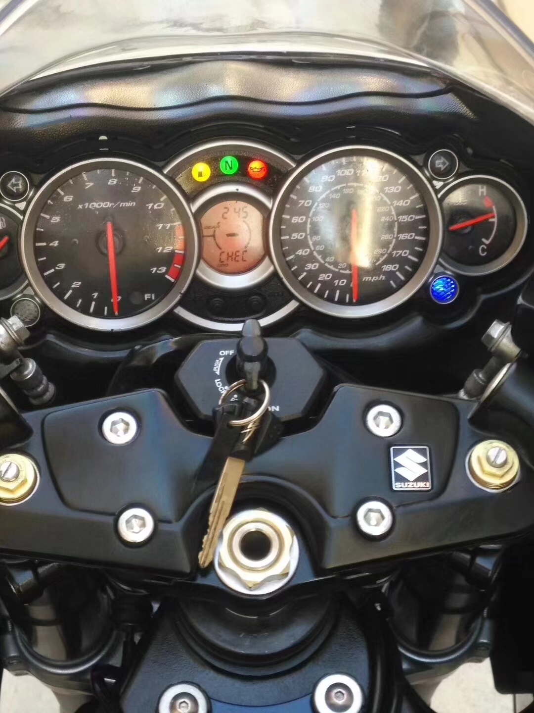 四万买了辆铃木二手摩托,车主说能跑299km/h,真的吗?