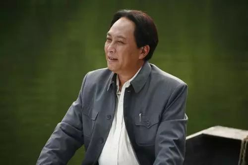 能和天佑喊麦,能给挖掘机代言,唐国强不愧是戏骨中的老顽童