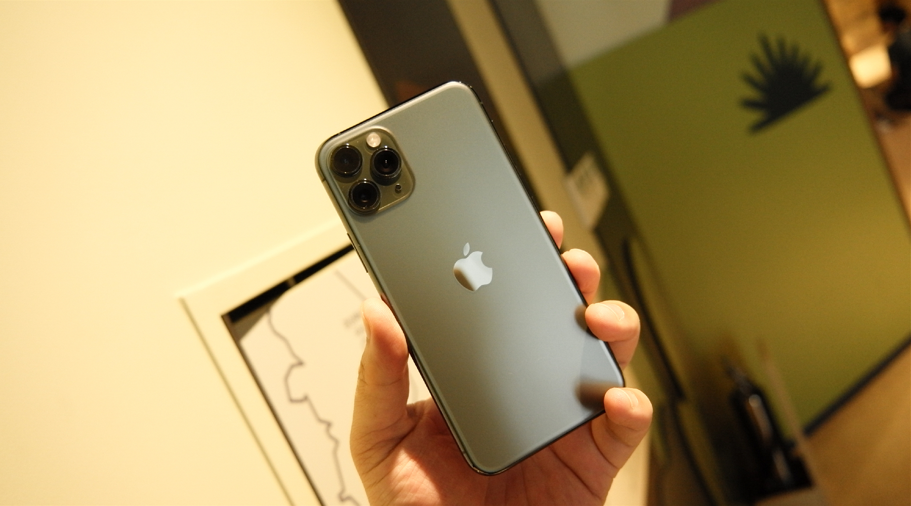 苹果a14迎来大升级,友商猝不及防,网友:值得期待