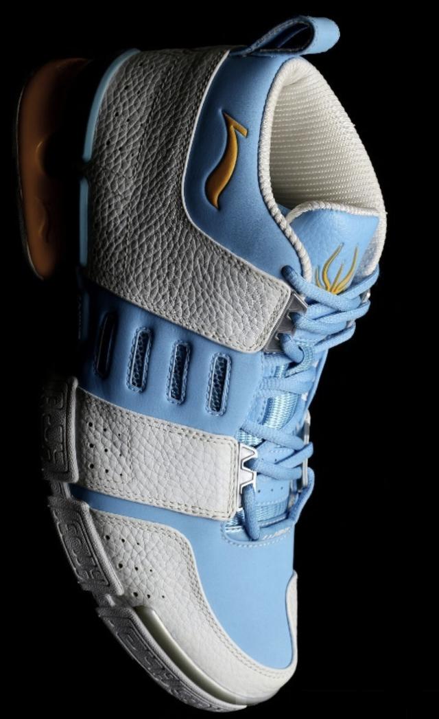 鞋坛趣闻:第一位穿李宁球鞋的nba球星,历史第二矮却能砍下30