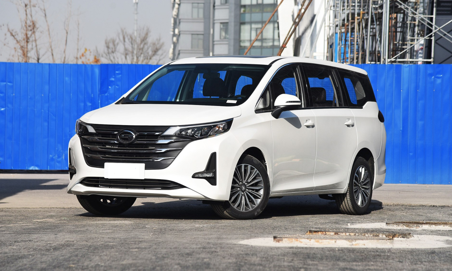 广汽传祺gm6能不能成为国产mpv火爆型的一个车型,这个问题我们怎萌ゥ