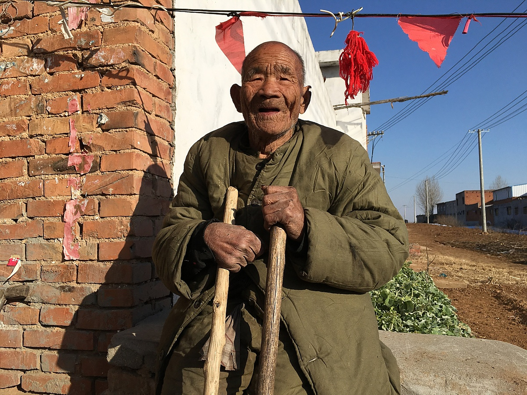 3,去别人家串门,不能说不吉利的话,也不要在别人家掉眼泪.