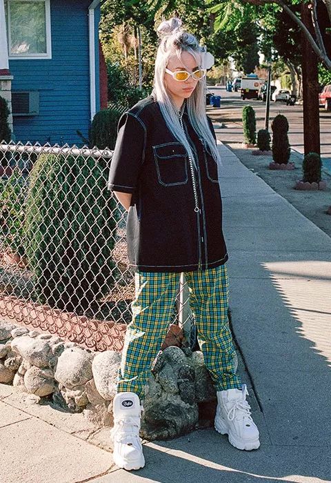 被外国人热捧的"亚逼"穿搭风,为什么到了国内就成了非主流?