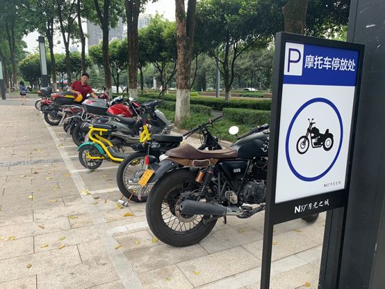 "外卖小哥"有地停车了~两江新区划定这些专用停车位!