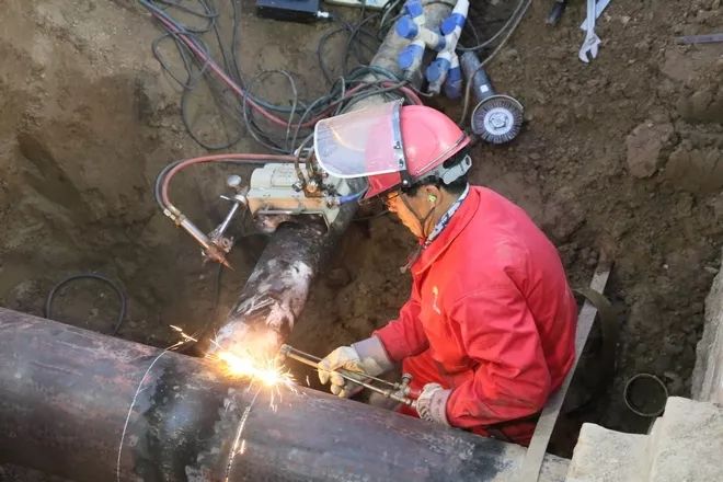 鄂安沧管道与陕京管道互联互通项目完成动火作业