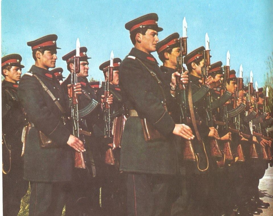 冷战时期,罗马尼亚的军服