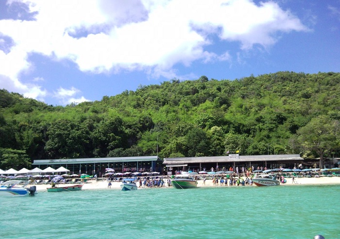 格蘭島是芭提雅必去之地,沙灘水質比芭提雅沙灘要高兩個檔次