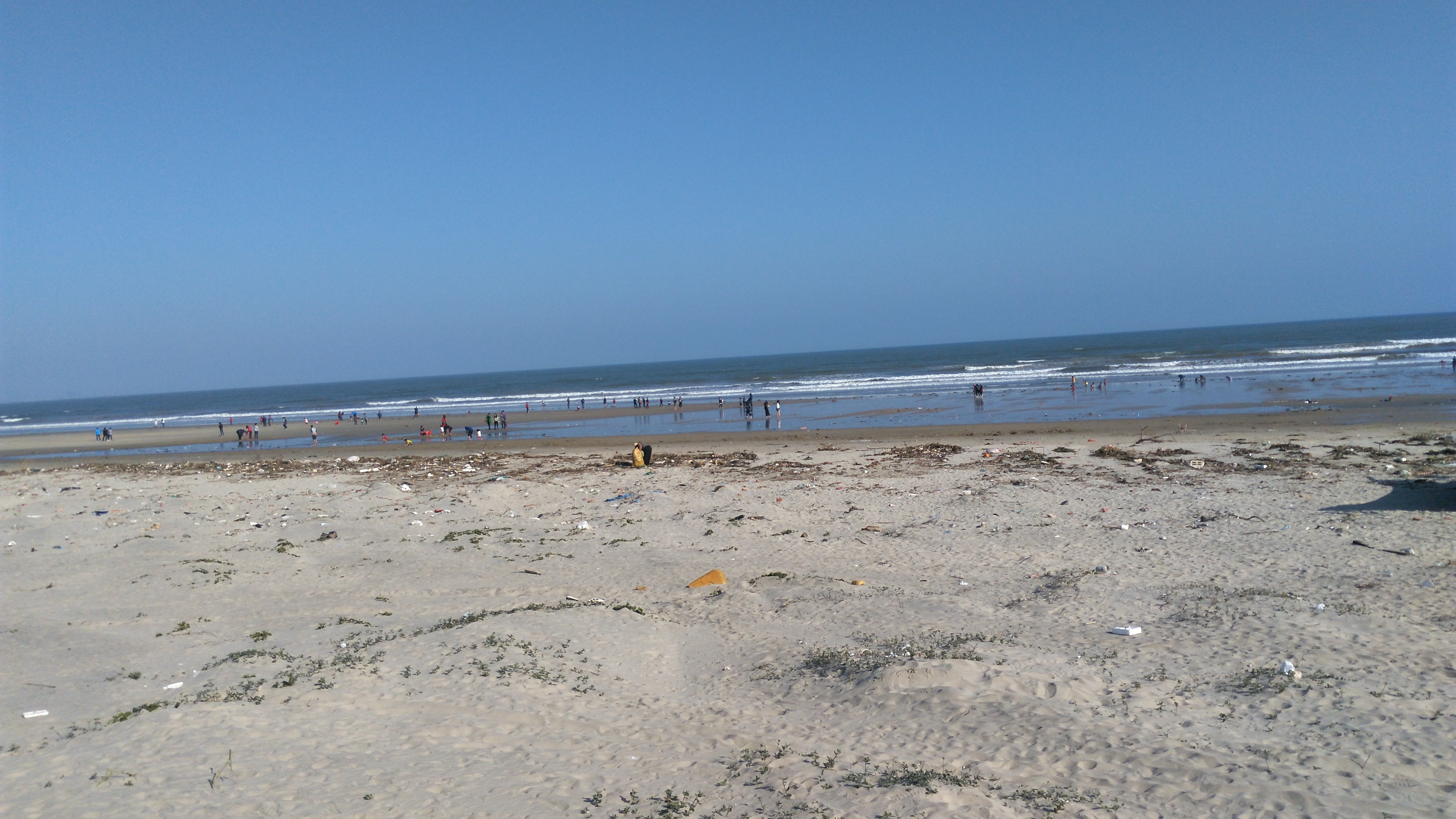 湛江吴阳海边实拍,到一个长长的原生态沙滩去走走