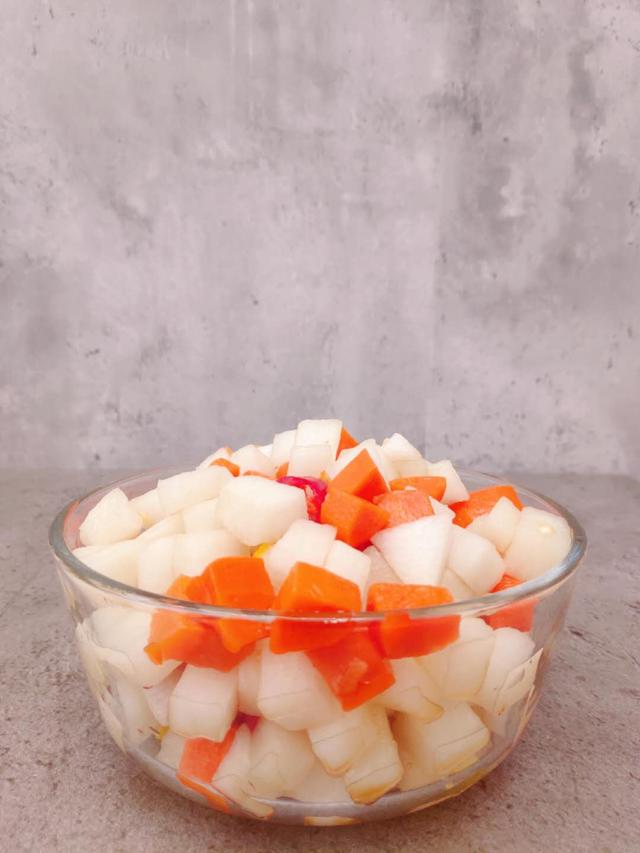 夏日超开胃又减脂的酸辣萝卜丁,美味清脆!