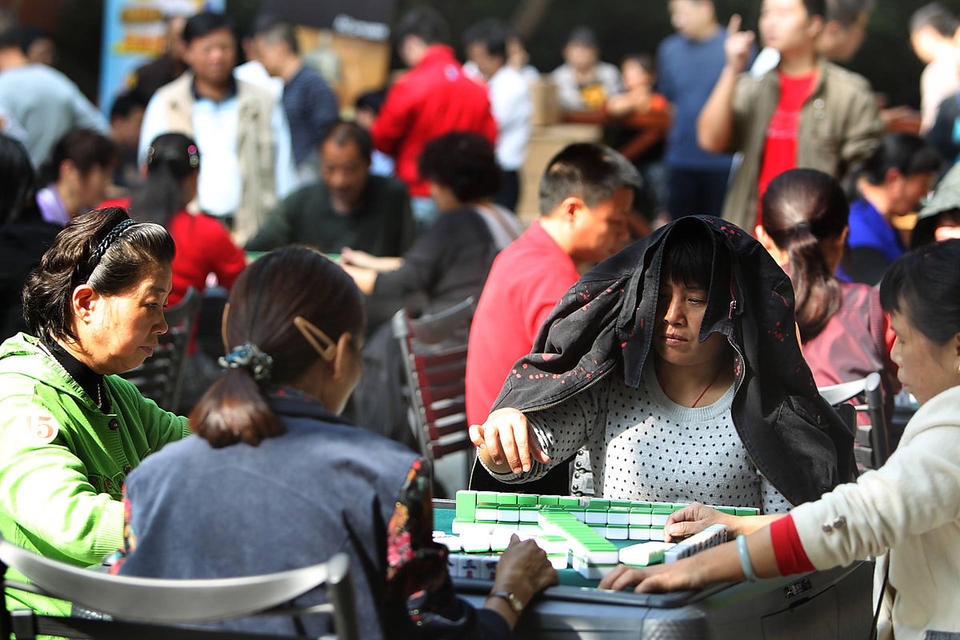 一位麻将馆老板邀请我打麻将,他说"来了就知道了,都是认识的人".