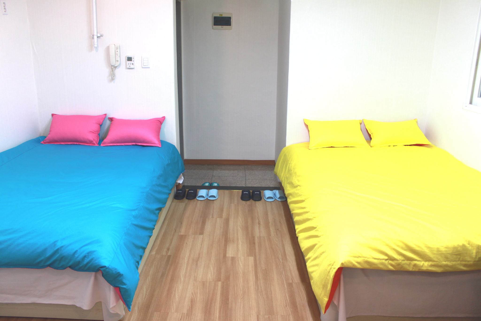 旅游时和异性拼床是什么体验?亲身经历告诉你!