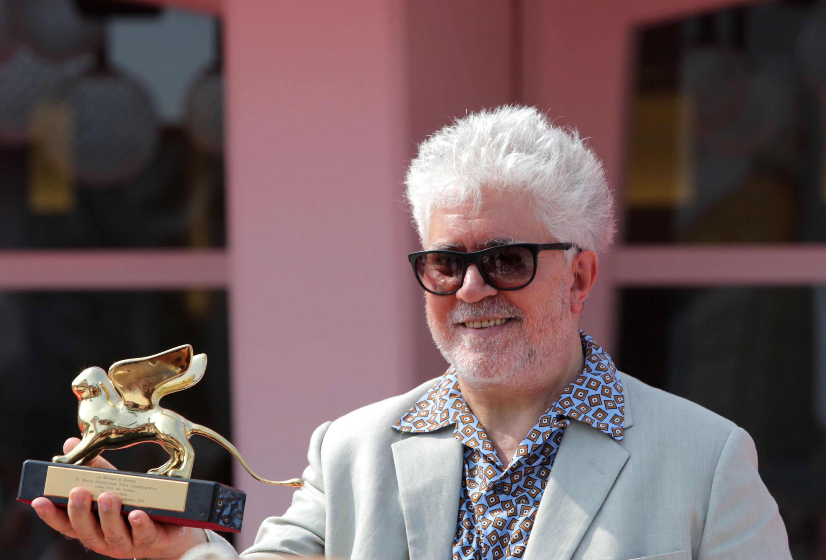 西班牙导演佩德罗·阿莫多瓦获得威尼斯电影节终身成就金狮奖(2)