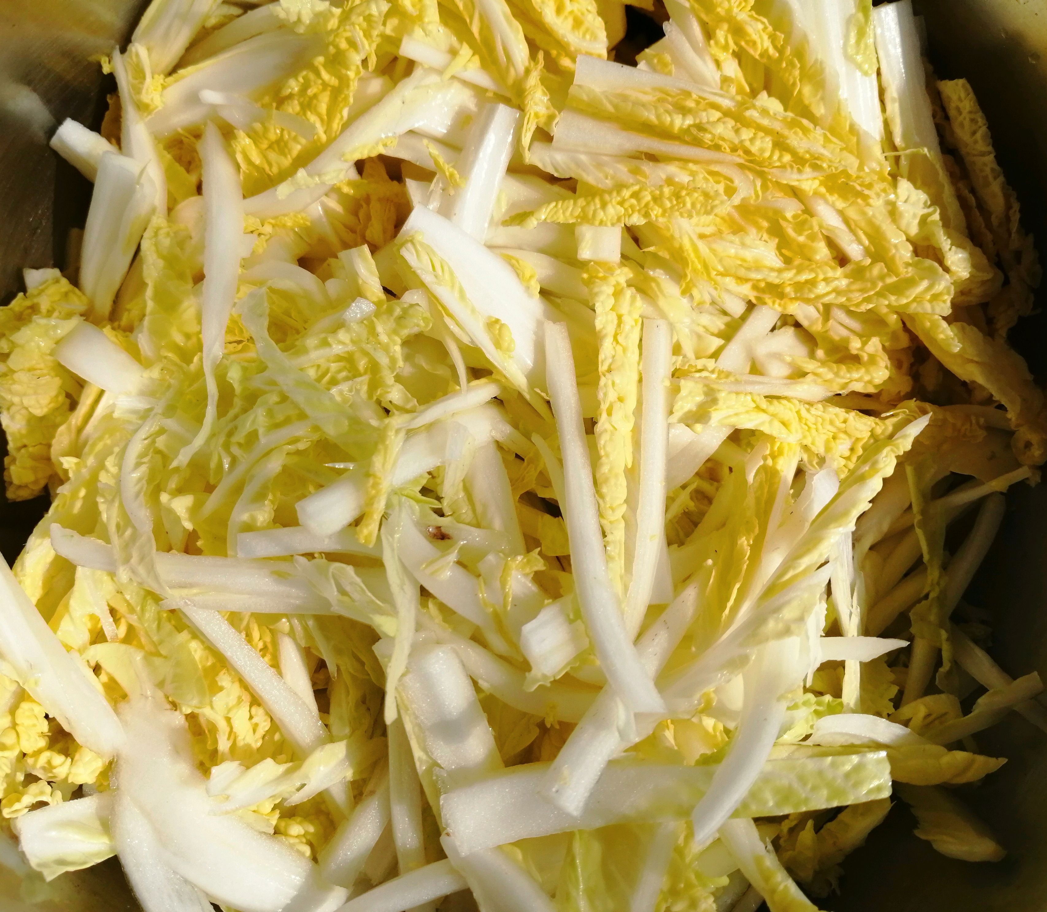 白菜炖豆腐千万不要把白菜切片,一定要切丝