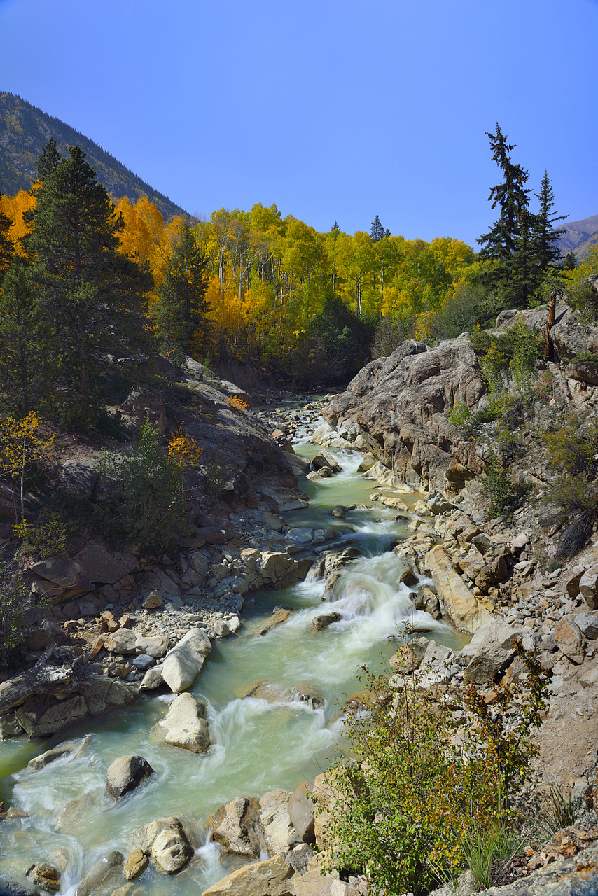 可可托海镇,隶属于新疆维吾尔自治区阿勒泰地区富蕴县,位于富蕴县北部
