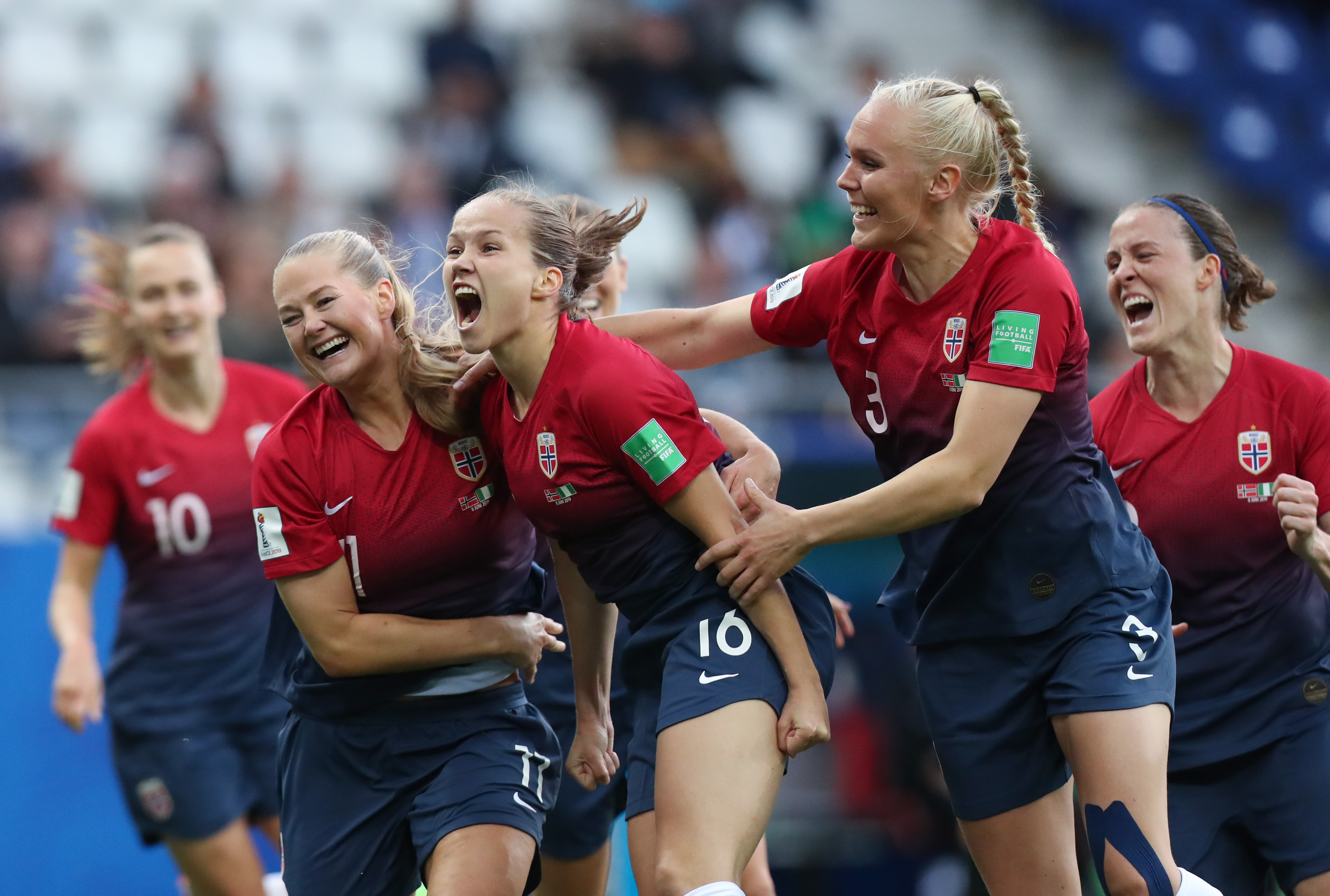 足球——a组:挪威胜尼日利亚(2)