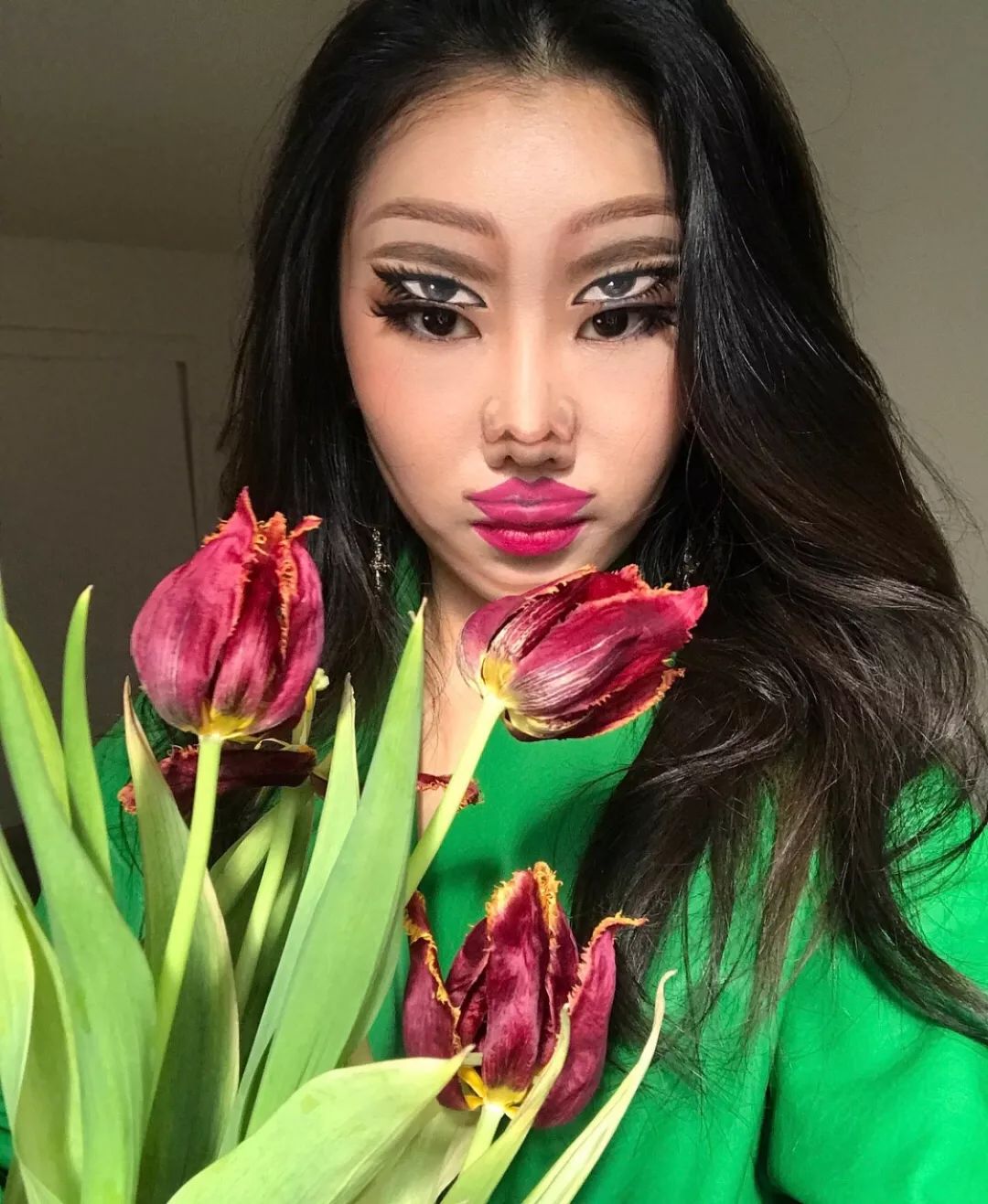 别人换头 她换物种!妆计猛超pony的新晋南韩彩妆大师竟是她?