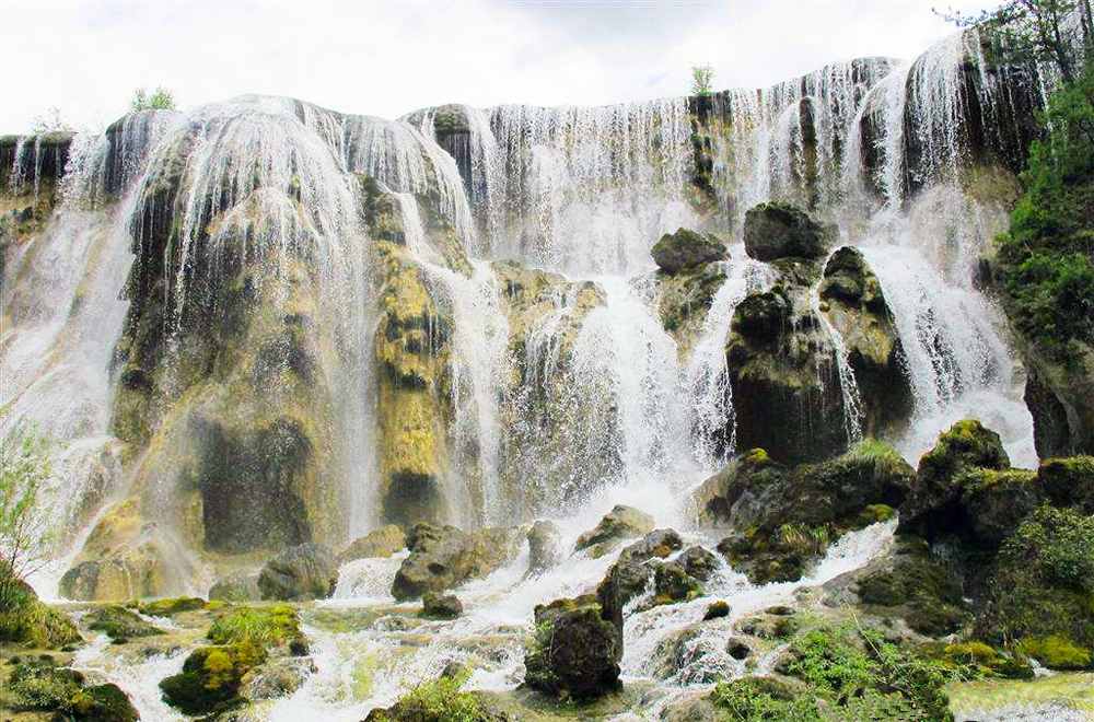 哪一张是86版《西游记》片尾的瀑布?