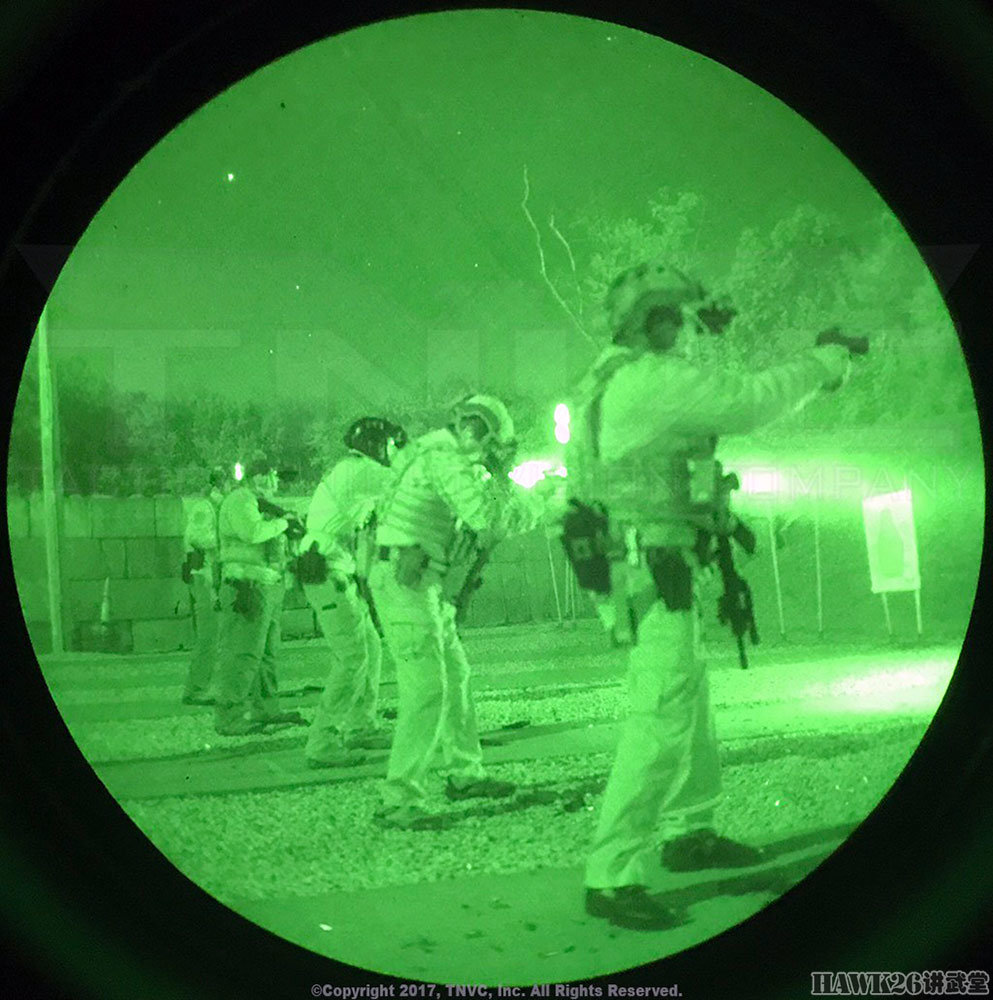 军用热成像夜视仪图片图片
