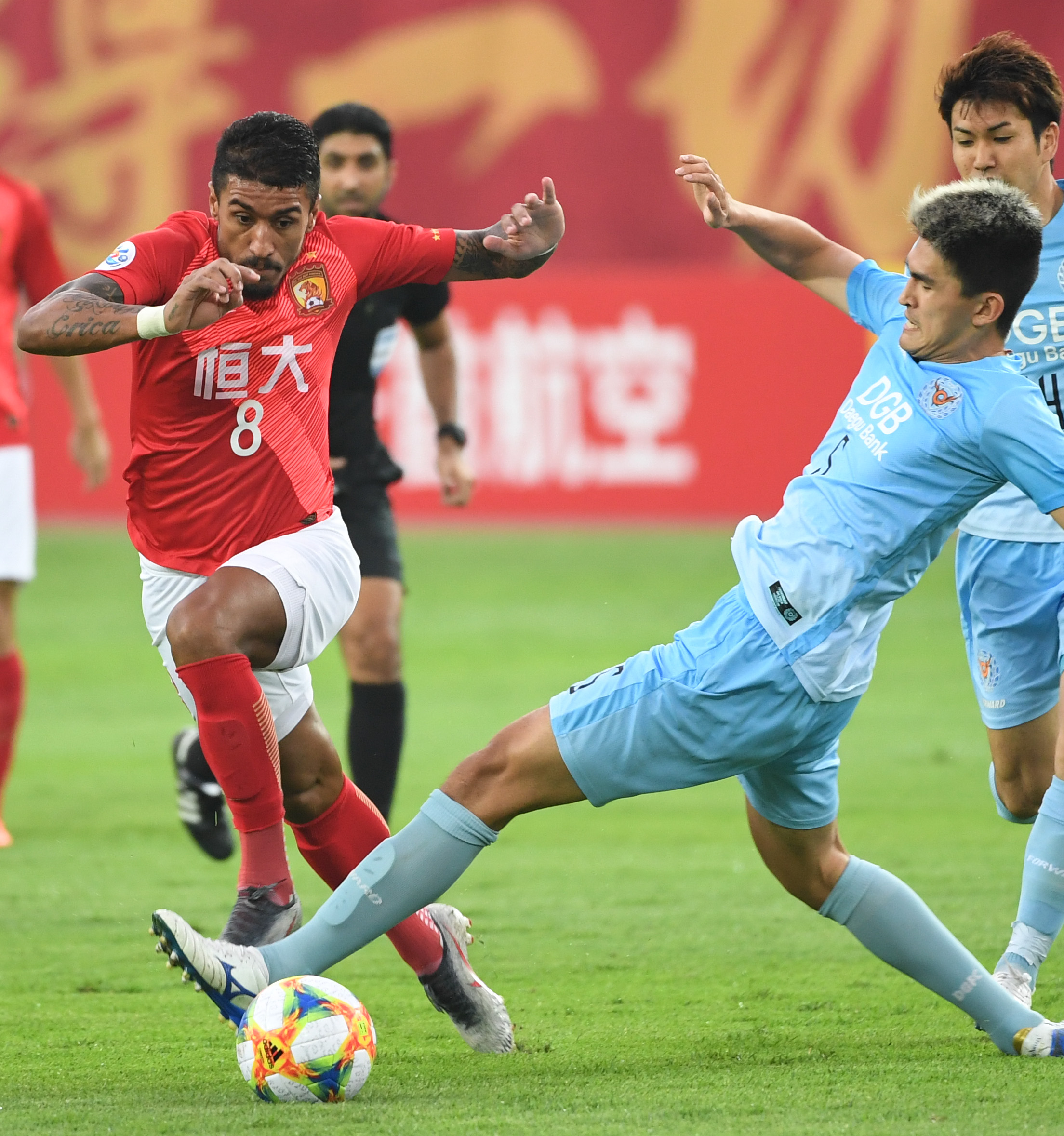 爱博体育-广州恒大迎来广州富力，激情碰撞！