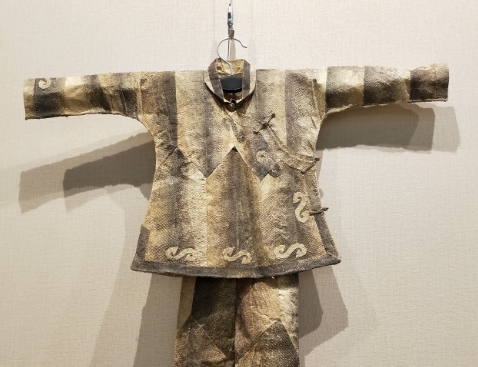 风华齐鲁|赫哲族"鱼皮衣"来济南,展览持续到周末