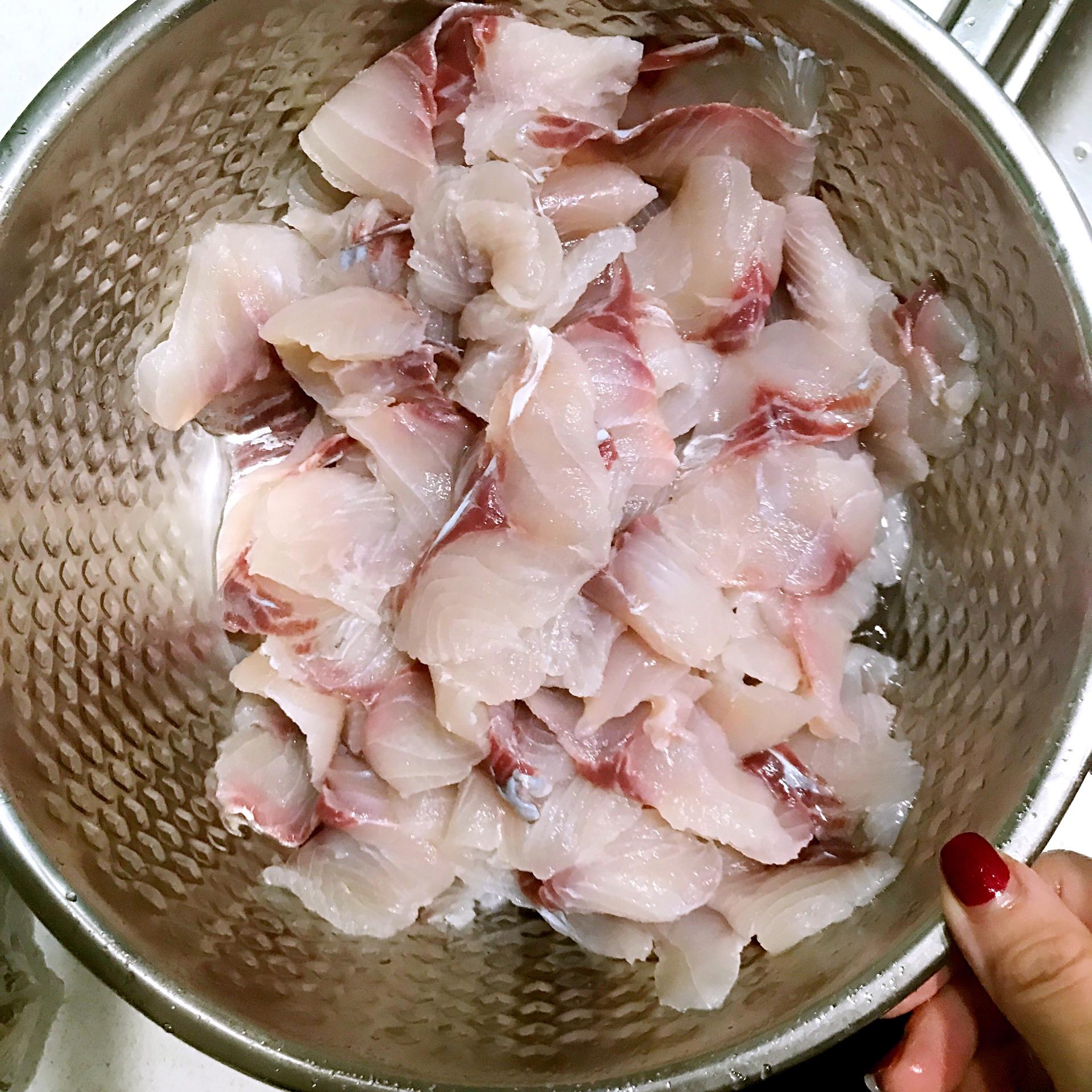 正宗四川酸菜鱼,这1步是关键,鱼肉嫩不能就看这里了