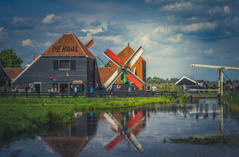 桑斯安斯风车村,位于北荷兰省的赞丹市(zaandam)的北面,它离开