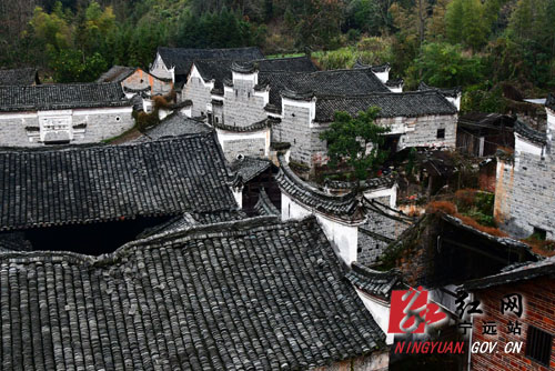 宁远岭头村:村民自发捐资建设传统古村